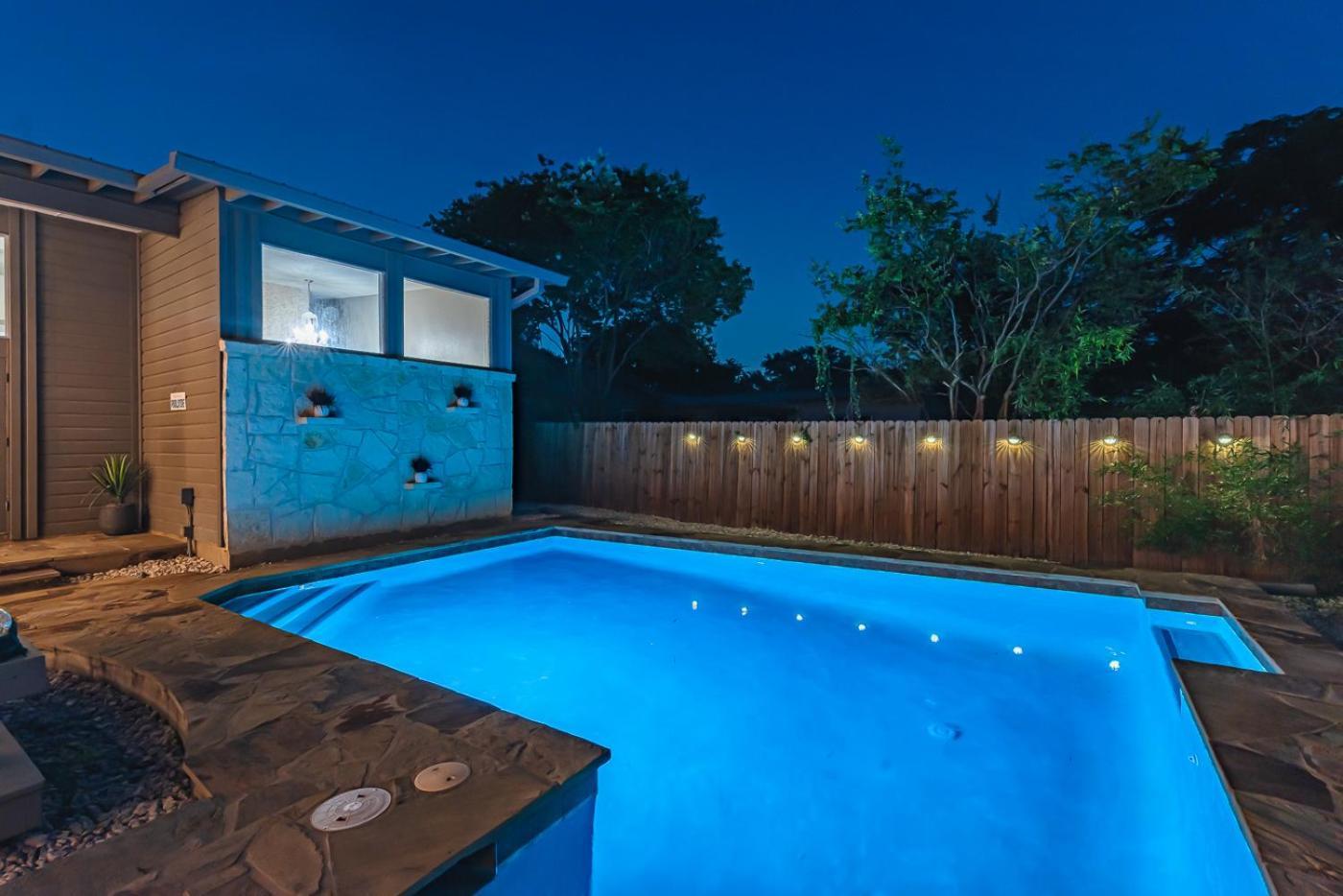סן אנטוניו Serene Pool & Firepit In Stunning Home By Airport מראה חיצוני תמונה